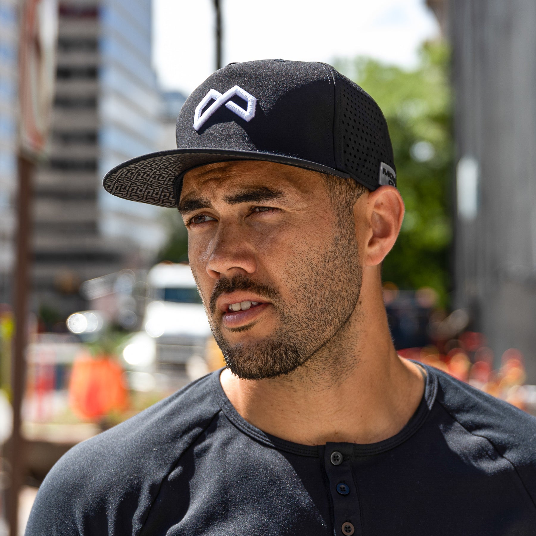 MONGO Hats XLS Performance Trucker - Black